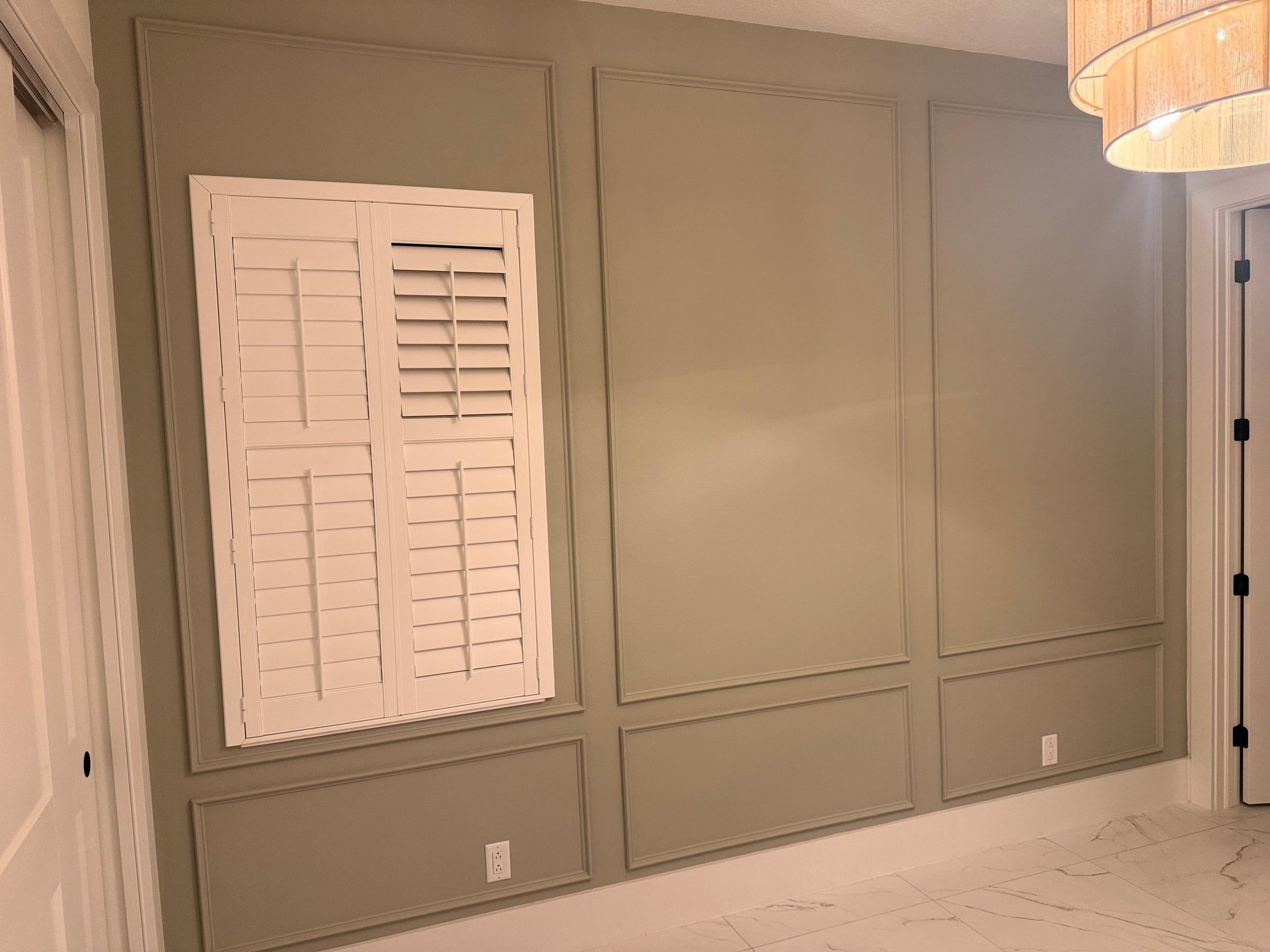 Painted Picture-Frame Molding and Wainscoting in Loughman, FL