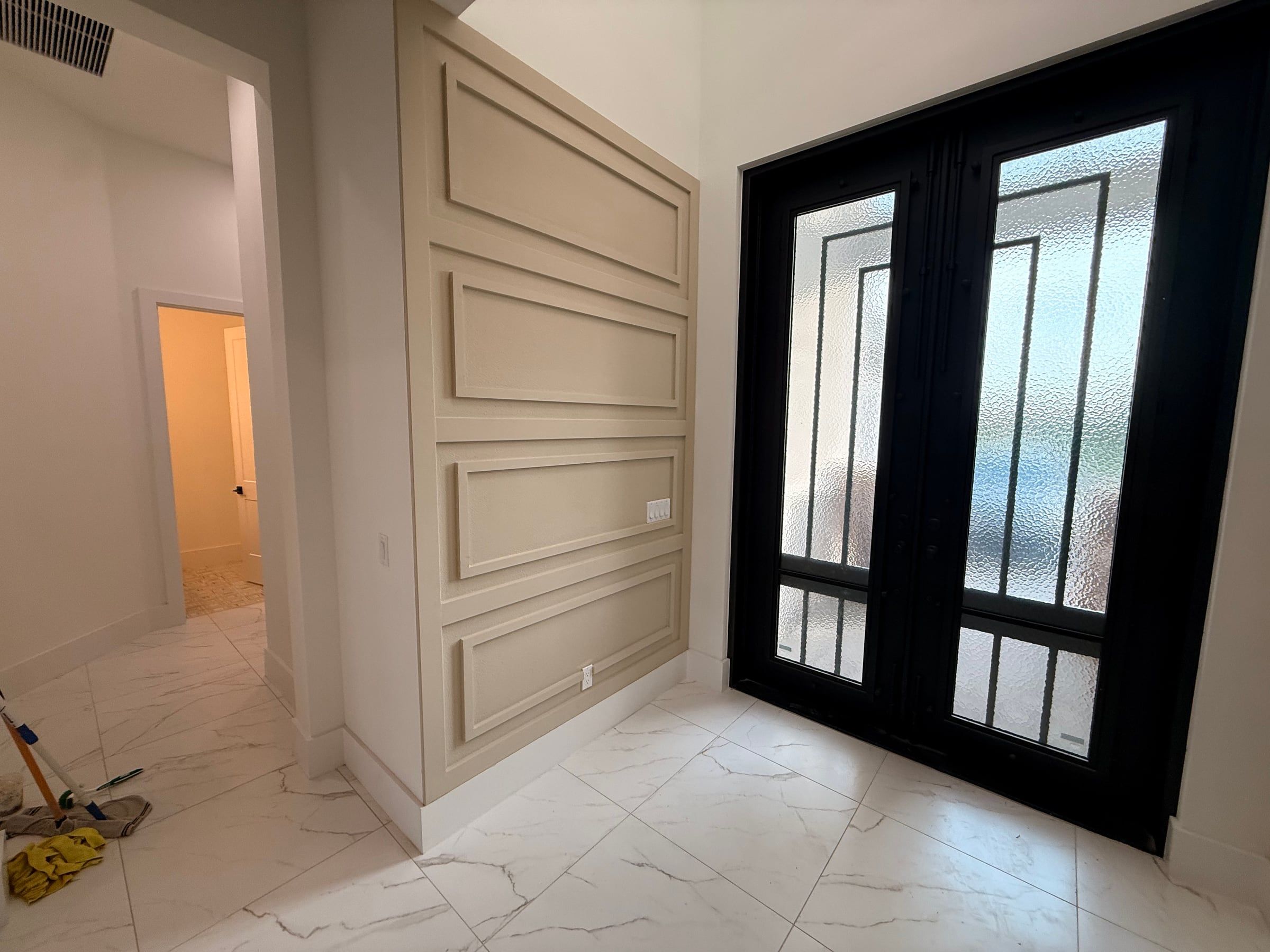 Painted Picture-Frame Molding and Wainscoting in Loughman, FL — photo 2 of 3